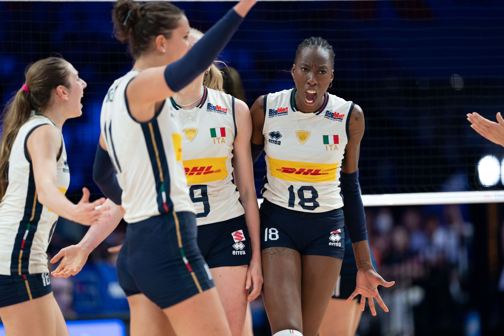 Paola Ogechi Egonu (number 18) and teammates from team Italy during the game between Italy and China at the Volleyball Nations League.