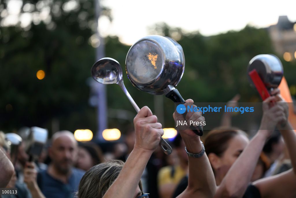 MADRID, SPAIN, OCTOBER 1, 2026: Members of the Sindicato de Inquilinas participate in a casserole protest outside Madrid City Hall, demanding action on housing affordability and tenant protections. The demonstration was organized by the tenants' union as part of a nationwide mobilization calling on lawmakers to approve housing measures, including protections against evictions and changes to rental contracts. Photo by Tomas Calle / JNA Press. (Photo by Tomas Calle/JNA Press via Nexpher Images)