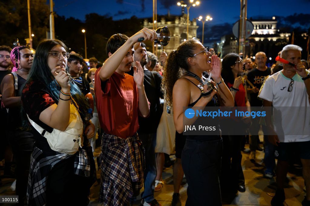 MADRID, SPAIN, OCTOBER 1, 2026: Members of the Sindicato de Inquilinas participate in a casserole protest outside Madrid City Hall, demanding action on housing affordability and tenant protections. The demonstration was organized by the tenants' union as part of a nationwide mobilization calling on lawmakers to approve housing measures, including protections against evictions and changes to rental contracts. Photo by Tomas Calle / JNA Press. (Photo by Tomas Calle/JNA Press via Nexpher Images)