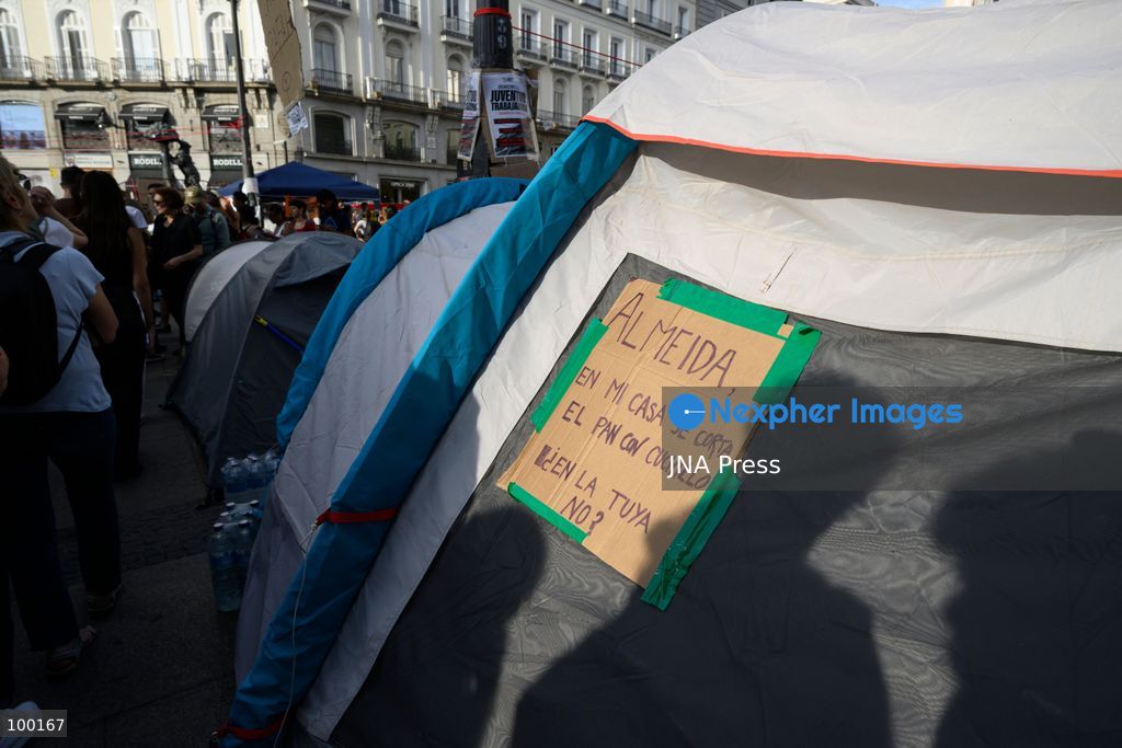MADRID, SPAIN, OCTOBER 1, 2026: People continue to camp at Puerta del Sol in Madrid on the sixth day of an encampment initially organized by the Sindicato de Inquilinas (Tenants' Union) following the eviction of an 87-year-old woman from her home. Individuals and organizations have joined the protest, which calls for stronger tenant protections, measures to address housing unaffordability and an end to evictions that leave vulnerable residents without alternative accommodation. Photo by Tomas Calle / JNA Press. (Photo by Tomas Calle/JNA Press via Nexpher Images)