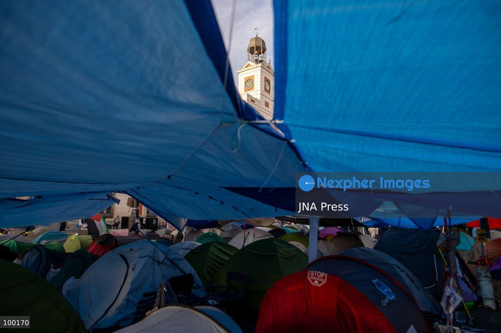 MADRID, SPAIN, OCTOBER 1, 2026: Hundreds of tents remain at Puerta del Sol on the sixth day of a housing rights encampment organized by housing activists following the eviction of Maricarmen Abascal, an 87-year-old woman who was forced to leave her rented home in Madrid after living there for 71 years. The encampment, initially called by the Sindicato de Inquilinas (Tenants' Union), has grown as individuals and organizations join the protest demanding stronger tenant protections and measures to address Spain's housing crisis. Photo by C. Carvajal / JNA Press. (Photo by C. Carvajal/JNA Press via Nexpher Images)