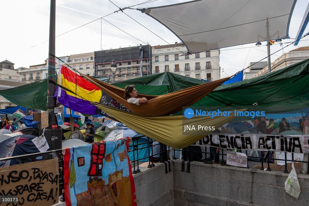 MADRID, SPAIN, OCTOBER 1, 2026: Hundreds of tents remain at Puerta del Sol on the sixth day of a housing rights encampment organized by housing activists following the eviction of Maricarmen Abascal, an 87-year-old woman who was forced to leave her rented home in Madrid after living there for 71 years. The encampment, initially called by the Sindicato de Inquilinas (Tenants' Union), has grown as individuals and organizations join the protest demanding stronger tenant protections and measures to address Spain's housing crisis. Photo by C. Carvajal / JNA Press. (Photo by C. Carvajal/JNA Press via Nexpher Images)