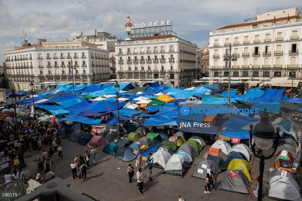 MADRID, SPAIN, OCTOBER 1, 2026: Hundreds of tents remain at Puerta del Sol on the sixth day of a housing rights encampment organized by housing activists following the eviction of Maricarmen Abascal, an 87-year-old woman who was forced to leave her rented home in Madrid after living there for 71 years. The encampment, initially called by the Sindicato de Inquilinas (Tenants' Union), has grown as individuals and organizations join the protest demanding stronger tenant protections and measures to address Spain's housing crisis. Photo by C. Carvajal / JNA Press. (Photo by C. Carvajal/JNA Press via Nexpher Images)