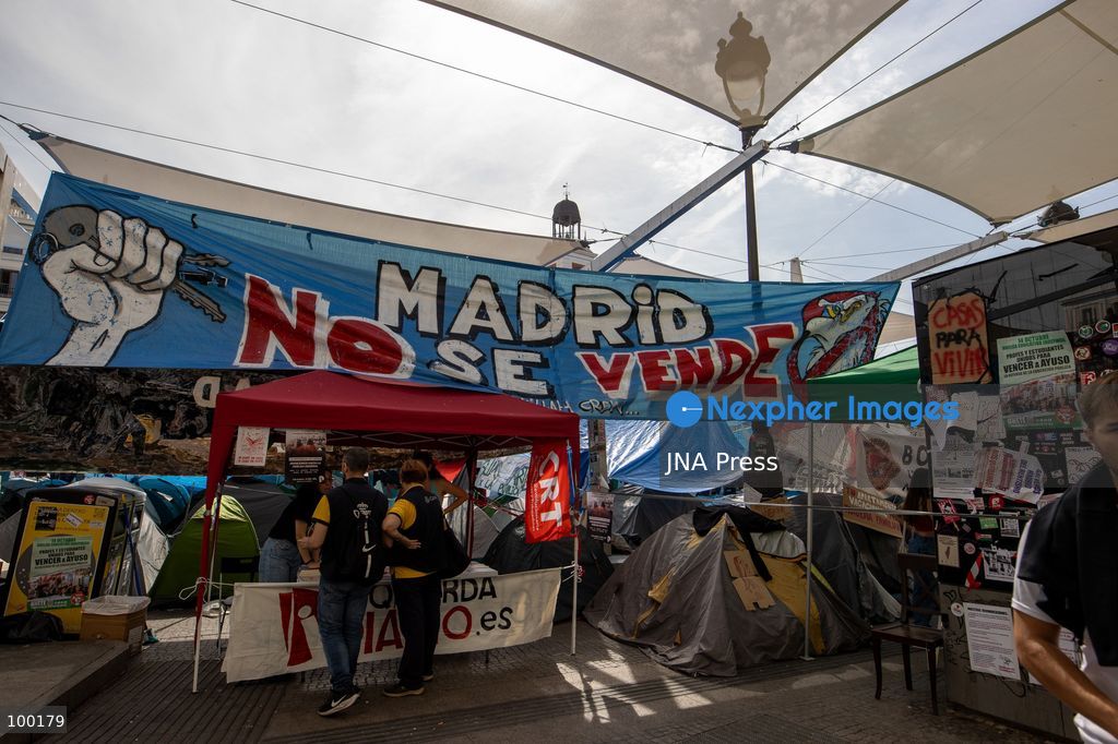 MADRID, SPAIN, OCTOBER 1, 2026: Hundreds of tents remain at Puerta del Sol on the sixth day of a housing rights encampment organized by housing activists following the eviction of Maricarmen Abascal, an 87-year-old woman who was forced to leave her rented home in Madrid after living there for 71 years. The encampment, initially called by the Sindicato de Inquilinas (Tenants' Union), has grown as individuals and organizations join the protest demanding stronger tenant protections and measures to address Spain's housing crisis. Photo by C. Carvajal / JNA Press. (Photo by C. Carvajal/JNA Press via Nexpher Images)