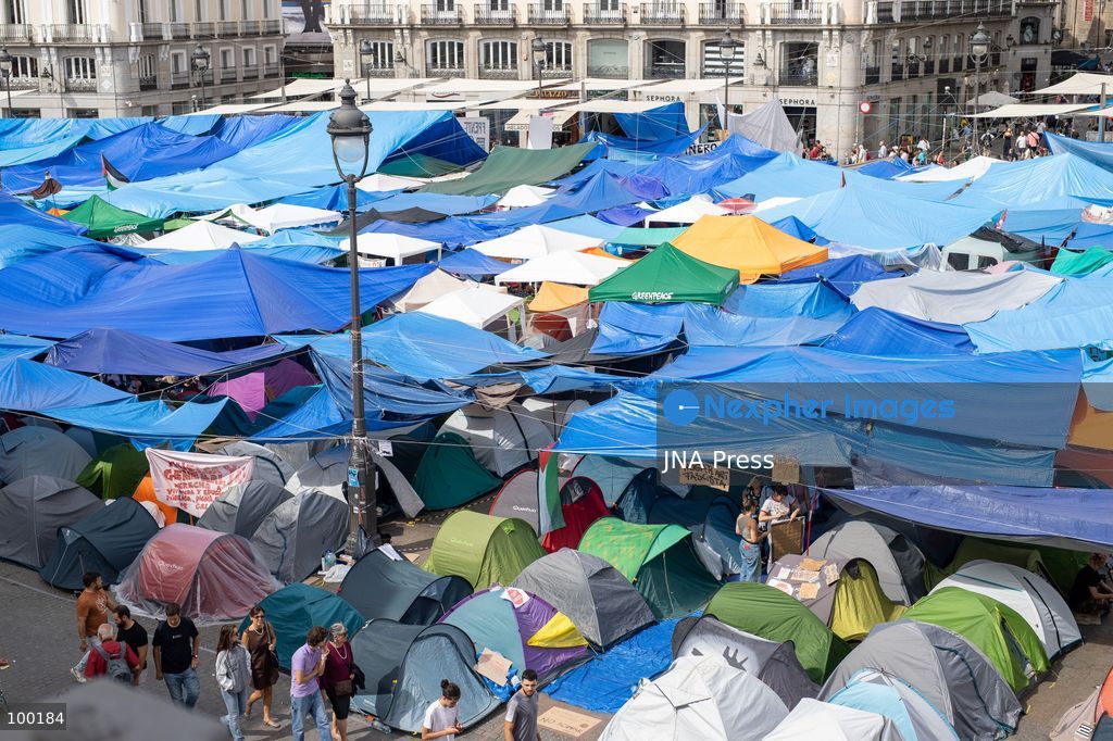 MADRID, SPAIN, OCTOBER 1, 2026: Hundreds of tents remain at Puerta del Sol on the sixth day of a housing rights encampment organized by housing activists following the eviction of Maricarmen Abascal, an 87-year-old woman who was forced to leave her rented home in Madrid after living there for 71 years. The encampment, initially called by the Sindicato de Inquilinas (Tenants' Union), has grown as individuals and organizations join the protest demanding stronger tenant protections and measures to address Spain's housing crisis. Photo by C. Carvajal / JNA Press. (Photo by C. Carvajal/JNA Press via Nexpher Images)