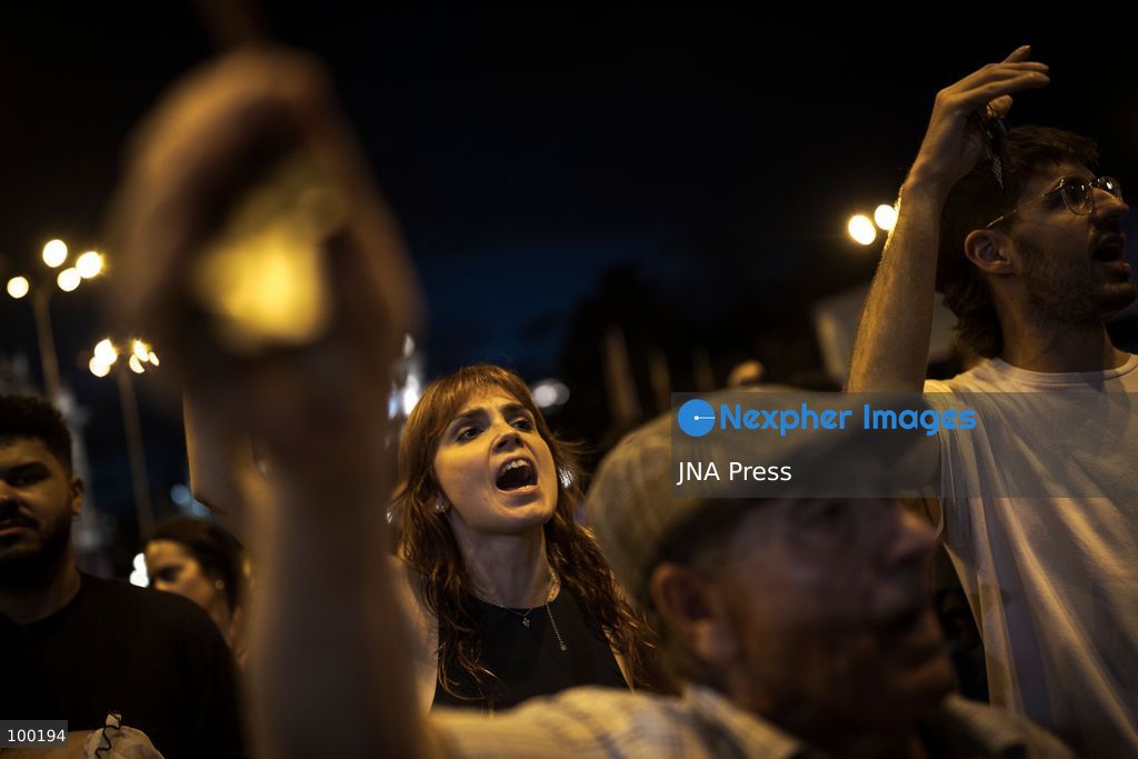 MADRID, SPAIN, OCTOBER 1, 2026: Hundreds of housing rights protesters demonstrate outside Madrid City Hall on the sixth day of an encampment at Puerta del Sol, opposing real estate speculation and calling for greater access to affordable housing. The protest reflects growing concerns over housing affordability and tenant protections amid Spain's ongoing housing crisis. The encampment was initially organized by the Sindicato de Inquilinas (Tenants' Union) following the eviction of an elderly woman from her home in Madrid. Photo by Jairo Martin / JNA Press. (Photo by Jairo Vargas MartÃn/JNA Press via Nexpher Images)