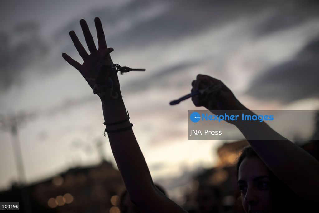 MADRID, SPAIN, OCTOBER 1, 2026: Hundreds of housing rights protesters demonstrate outside Madrid City Hall on the sixth day of an encampment at Puerta del Sol, opposing real estate speculation and calling for greater access to affordable housing. The protest reflects growing concerns over housing affordability and tenant protections amid Spain's ongoing housing crisis. The encampment was initially organized by the Sindicato de Inquilinas (Tenants' Union) following the eviction of an elderly woman from her home in Madrid. Photo by Jairo Martin / JNA Press. (Photo by Jairo Vargas MartÃn/JNA Press via Nexpher Images)