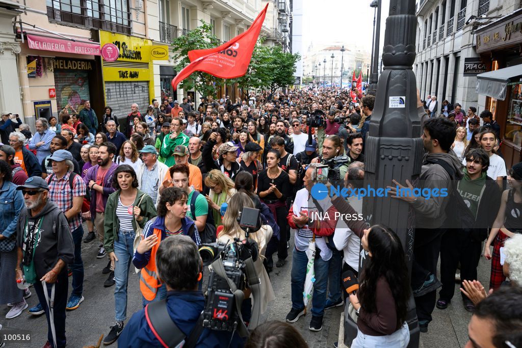 MADRID, SPAIN, OCTOBER 2, 2026: Members and supporters of the Sindicato de Inquilinas e Inquilinos de Madrid take part in a demonstration outside the Congress of Deputies as lawmakers debate and vote on two government housing decrees aimed at strengthening tenant protections and increasing affordable housing supply. Photo by Tomas Calle / JNA Press. (Photo by Tomas Calle/JNA Press via Nexpher Images)