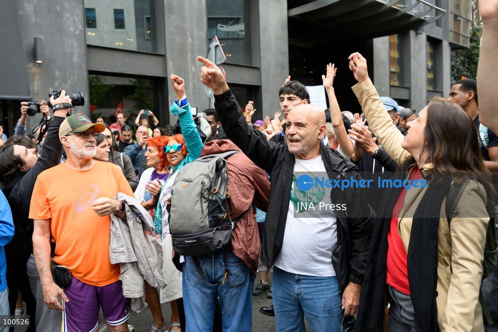 MADRID, SPAIN, OCTOBER 2, 2026: Members and supporters of the Sindicato de Inquilinas e Inquilinos de Madrid take part in a demonstration outside the Congress of Deputies as lawmakers debate and vote on two government housing decrees aimed at strengthening tenant protections and increasing affordable housing supply. Photo by Tomas Calle / JNA Press. (Photo by Tomas Calle/JNA Press via Nexpher Images)
