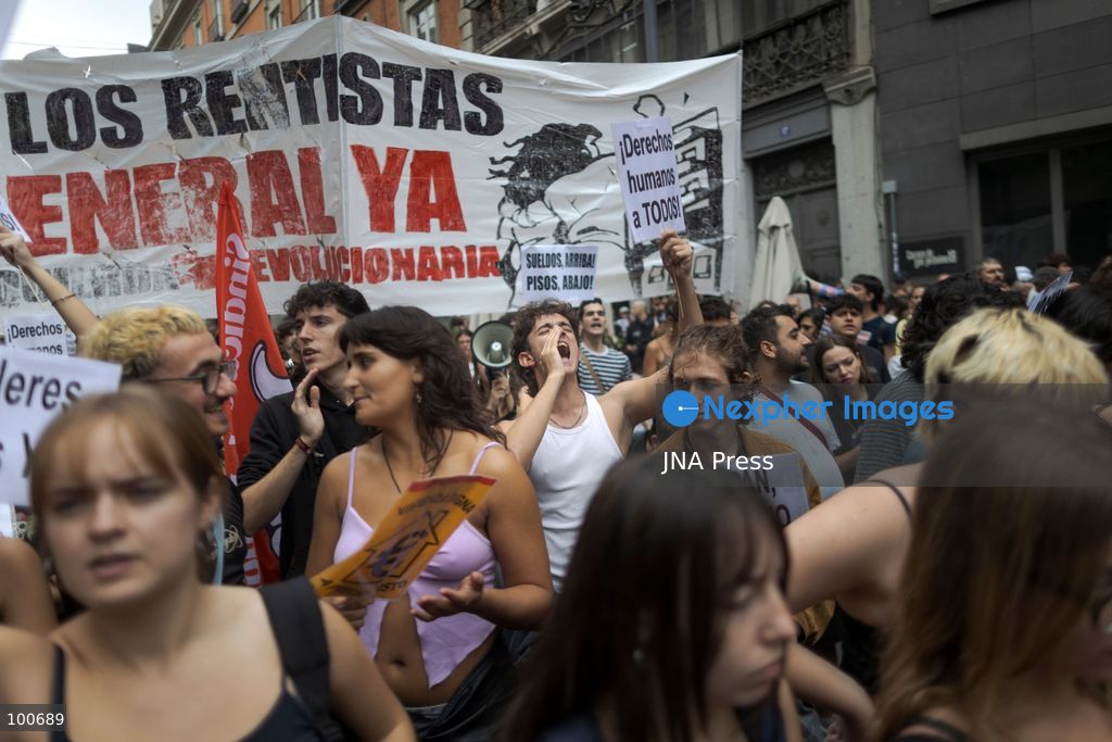 MADRID, SPAIN, OCTOBER 2, 2026: Members and supporters of the Sindicato de Inquilinas e Inquilinos de Madrid demonstrate outside the Spanish Congress of Deputies as lawmakers debate and vote on two government housing decrees. Protesters marched from their encampment at Puerta del Sol to demand approval of measures including stronger protections against evictions and changes to rental regulations. Both decrees were rejected by parliament, as housing activists continued their mobilization in Madrid and other Spanish cities. Photo by Jairo Vargas Martín (Photo by Jairo Vargas MartÃ­n/JNA Press via Nexpher Images)