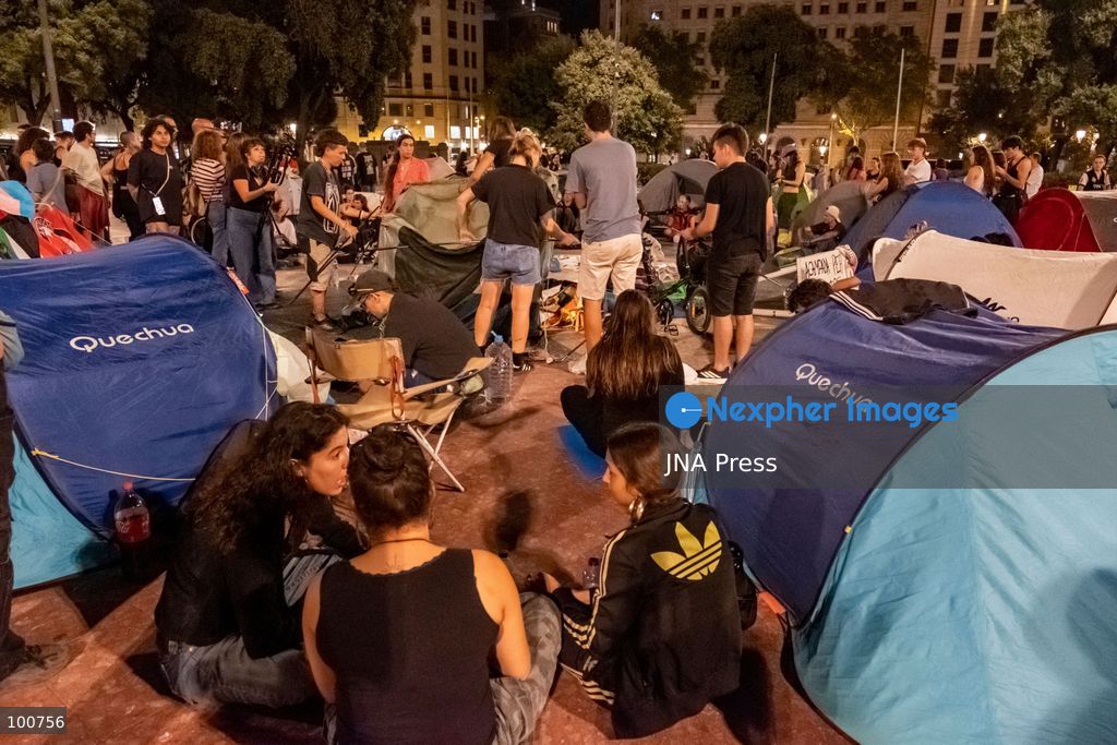BARCELONA, SPAIN, OCTOBER 1, 2026: Housing activists spend a second day at an encampment in Placa de Catalunya in central Barcelona in solidarity with the housing protest at Puerta del Sol in Madrid. Around 50 tents were set up at the Barcelona camp as participants continued to demand stronger housing protections and measures against evictions ahead of a parliamentary vote on government housing decrees. Photo by Miguel Galmes / JNA Press. (Photo by Miguel Galmés/JNA Press via Nexpher Images)