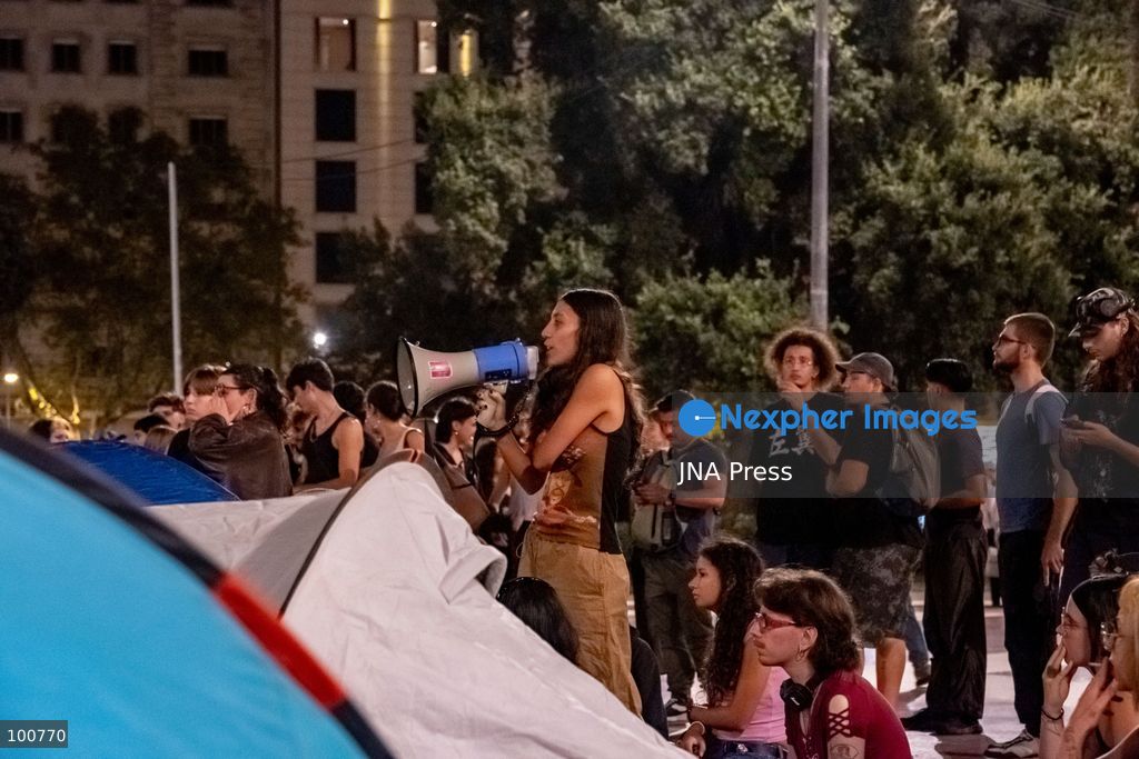 BARCELONA, SPAIN, OCTOBER 1, 2026: Housing activists spend a second day at an encampment in Placa de Catalunya in central Barcelona in solidarity with the housing protest at Puerta del Sol in Madrid. Around 50 tents were set up at the Barcelona camp as participants continued to demand stronger housing protections and measures against evictions ahead of a parliamentary vote on government housing decrees. Photo by Miguel Galmes / JNA Press. (Photo by Miguel Galmés/JNA Press via Nexpher Images)