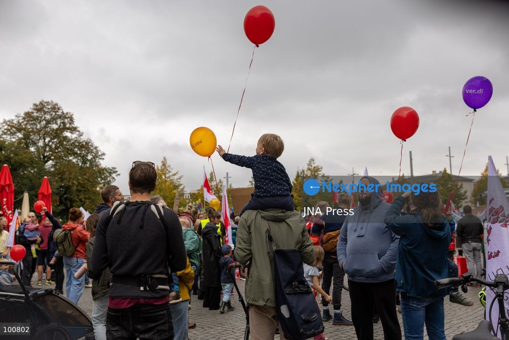 LEIPZIG, GERMANY, OCTOBER 2, 2026: Families, childcare workers and educators demonstrate in Leipzig over staffing, funding and working conditions at daycare centres and after-school care facilities. Parents and children joined childcare employees as protesters marched through the city calling attention to concerns over the availability and quality of childcare services in Leipzig and the wider state of Saxony. Photo by Maria Castro / JNA Press. (Photo by Maria Castro/JNA Press via Nexpher Images)