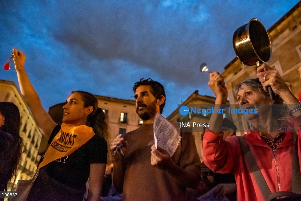 BARCELONA, SPAIN, OCTOBER 1, 2026: Hundreds of housing protesters gather in Placa Sant Jaume outside Barcelona City Hall to demand that lawmakers approve two government housing decrees ahead of a vote in the Spanish Congress of Deputies. The measures, promoted following nationwide protests over the eviction of Madrid resident Maricarmen Abascal, included stronger protections against evictions and changes to rental regulations. After the demonstration, participants headed to Placa de Catalunya to join an ongoing housing encampment. Photo by Miguel Galmes / JNA Press. (Photo by Miguel Galmés/JNA Press via Nexpher Images)