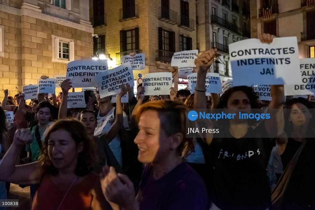 BARCELONA, SPAIN, OCTOBER 1, 2026: Hundreds of housing protesters gather in Placa Sant Jaume outside Barcelona City Hall to demand that lawmakers approve two government housing decrees ahead of a vote in the Spanish Congress of Deputies. The measures, promoted following nationwide protests over the eviction of Madrid resident Maricarmen Abascal, included stronger protections against evictions and changes to rental regulations. After the demonstration, participants headed to Placa de Catalunya to join an ongoing housing encampment. Photo by Miguel Galmes / JNA Press. (Photo by Miguel Galmés/JNA Press via Nexpher Images)