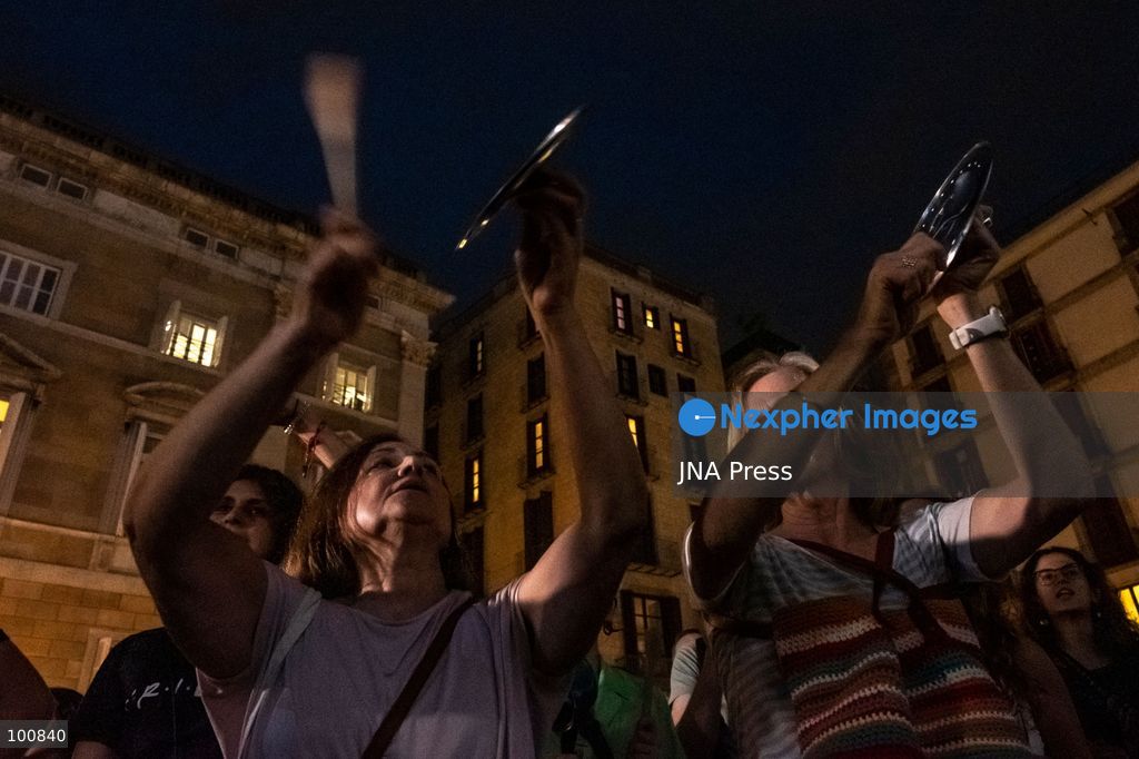 BARCELONA, SPAIN, OCTOBER 1, 2026: Hundreds of housing protesters gather in Placa Sant Jaume outside Barcelona City Hall to demand that lawmakers approve two government housing decrees ahead of a vote in the Spanish Congress of Deputies. The measures, promoted following nationwide protests over the eviction of Madrid resident Maricarmen Abascal, included stronger protections against evictions and changes to rental regulations. After the demonstration, participants headed to Placa de Catalunya to join an ongoing housing encampment. Photo by Miguel Galmes / JNA Press. (Photo by Miguel Galmés/JNA Press via Nexpher Images)