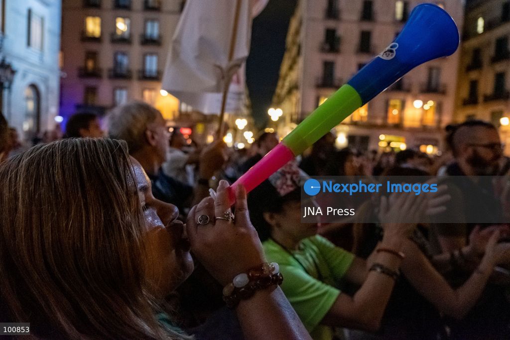 BARCELONA, SPAIN, OCTOBER 1, 2026: Hundreds of housing protesters gather in Placa Sant Jaume outside Barcelona City Hall to demand that lawmakers approve two government housing decrees ahead of a vote in the Spanish Congress of Deputies. The measures, promoted following nationwide protests over the eviction of Madrid resident Maricarmen Abascal, included stronger protections against evictions and changes to rental regulations. After the demonstration, participants headed to Placa de Catalunya to join an ongoing housing encampment. Photo by Miguel Galmes / JNA Press. (Photo by Miguel Galmés/JNA Press via Nexpher Images)