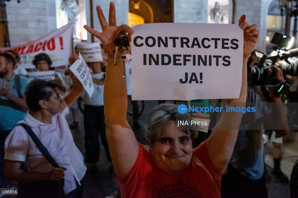 BARCELONA, SPAIN, OCTOBER 1, 2026: Hundreds of housing protesters gather in Placa Sant Jaume outside Barcelona City Hall to demand that lawmakers approve two government housing decrees ahead of a vote in the Spanish Congress of Deputies. The measures, promoted following nationwide protests over the eviction of Madrid resident Maricarmen Abascal, included stronger protections against evictions and changes to rental regulations. After the demonstration, participants headed to Placa de Catalunya to join an ongoing housing encampment. Photo by Miguel Galmes / JNA Press. (Photo by Miguel Galmés/JNA Press via Nexpher Images)