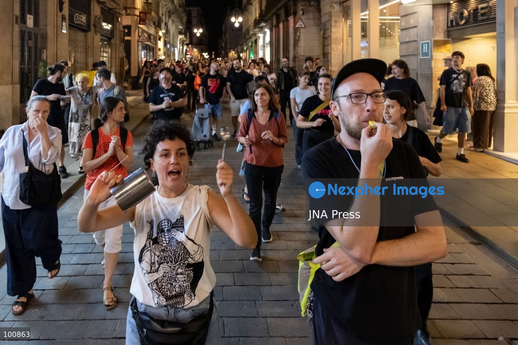 BARCELONA, SPAIN, OCTOBER 1, 2026: Hundreds of housing protesters gather in Placa Sant Jaume outside Barcelona City Hall to demand that lawmakers approve two government housing decrees ahead of a vote in the Spanish Congress of Deputies. The measures, promoted following nationwide protests over the eviction of Madrid resident Maricarmen Abascal, included stronger protections against evictions and changes to rental regulations. After the demonstration, participants headed to Placa de Catalunya to join an ongoing housing encampment. Photo by Miguel Galmes / JNA Press. (Photo by Miguel Galmés/JNA Press via Nexpher Images)