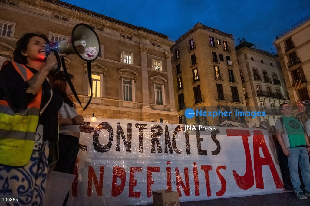 BARCELONA, SPAIN, OCTOBER 1, 2026: Hundreds of housing protesters gather in Placa Sant Jaume outside Barcelona City Hall to demand that lawmakers approve two government housing decrees ahead of a vote in the Spanish Congress of Deputies. The measures, promoted following nationwide protests over the eviction of Madrid resident Maricarmen Abascal, included stronger protections against evictions and changes to rental regulations. After the demonstration, participants headed to Placa de Catalunya to join an ongoing housing encampment. Photo by Miguel Galmes / JNA Press. (Photo by Miguel Galmés/JNA Press via Nexpher Images)