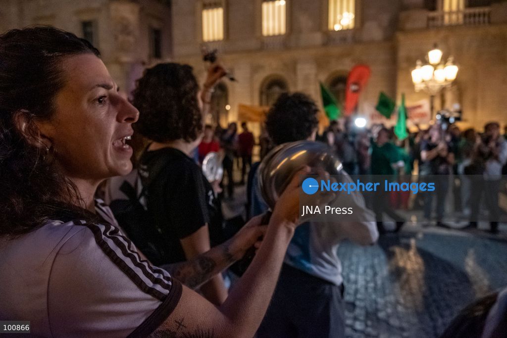 BARCELONA, SPAIN, OCTOBER 1, 2026: Hundreds of housing protesters gather in Placa Sant Jaume outside Barcelona City Hall to demand that lawmakers approve two government housing decrees ahead of a vote in the Spanish Congress of Deputies. The measures, promoted following nationwide protests over the eviction of Madrid resident Maricarmen Abascal, included stronger protections against evictions and changes to rental regulations. After the demonstration, participants headed to Placa de Catalunya to join an ongoing housing encampment. Photo by Miguel Galmes / JNA Press. (Photo by Miguel Galmés/JNA Press via Nexpher Images)