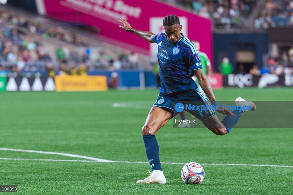 André Luiz #11 of Sporting Kansas City shoots the ball during the MLS match between Sounders FC and Sporting Kansas City at Lumen Field. on October 1, 2026 in Seattle, Washington. (Photo by Jules Doyle/ Eyepix Group) (Photo by Jules Doyle/ Eyepix Group/Eyepix via Nexpher Images)