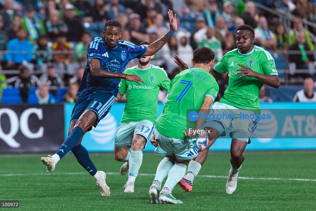André Luiz #11 of Sporting Kansas City shoots the ball during the MLS match between Sounders FC and Sporting Kansas City at Lumen Field. on October 1, 2026 in Seattle, Washington. (Photo by Jules Doyle/ Eyepix Group) (Photo by Jules Doyle/ Eyepix Group/Eyepix via Nexpher Images)