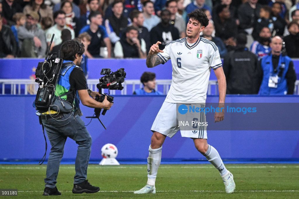 PARIS, FRANCE - OCTOBER 2, 2026: Italy’s defender Alessandro Bastoni celebrates scoring a goal during the Nations League football match between France and Italy at the Stade de France stadium in Saint Denis near Paris on October 2, 2026. Photo by Firas Abdullah / JNA Press (Photo by Firas Abdullah/JNA Press via Nexpher Images)