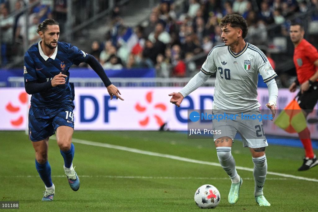 PARIS, FRANCE - OCTOBER 2, 2026: Italy’s forward Sebastiano Esposito controls the ball during the Nations League football match between France and Italy at the Stade de France stadium in Saint Denis near Paris on October 2, 2026. Photo by Firas Abdullah / JNA Press (Photo by Firas Abdullah/JNA Press via Nexpher Images)