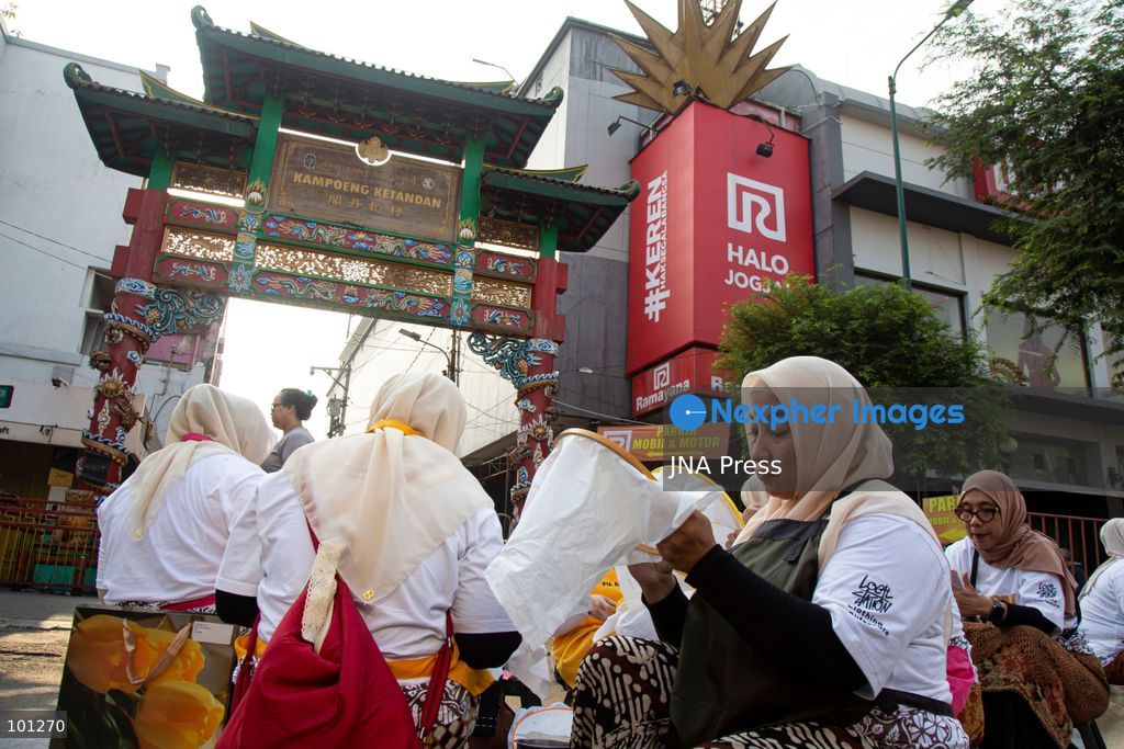 YOGYAKARTA, INDONESIA, OCTOBER 3, 2026: A total of 1,001 batik artists create traditional designs on fabric using canting tools along Malioboro Street in Yogyakarta during the "Symphony of 1001 Batik Artists" event. The mass batik-making activity was held as part of celebrations marking the 270th anniversary of Yogyakarta City and Indonesia's National Batik Day 2026. Photo by Topen Sapurta / JNA Press. (Photo by Topen Anggara Saputra/JNA Press via Nexpher Images)