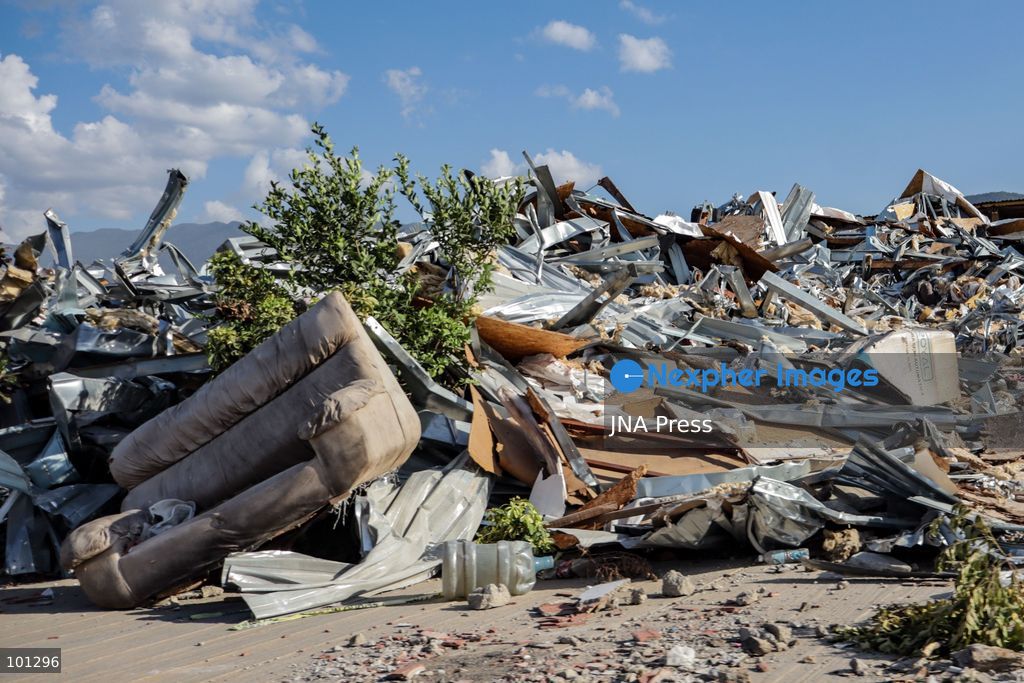 LA GUAIRA, VENEZUELA, OCTOBER 3, 2026: Debris, twisted metal and damaged structures remain in parts of La Guaira 100 days after the June 24 earthquake devastated communities along Venezuela's Caribbean coast. While major roads in areas including Los Corales, Caraballeda and Caribe have been cleared, extensive debris and damaged infrastructure remain in some residential areas, including the heavily affected Hugo Chavez housing complex. The scenes highlight the continuing recovery and reconstruction challenges three months after the disaster. Photo by Mario Flores/ JNA Press. (Photo by Mario Flores/JNA Press via Nexpher Images)