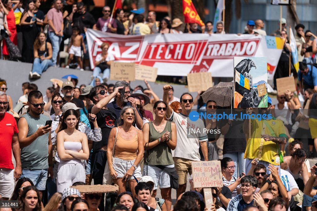 LAS PALMAS DE GRAN CANARIA, SPAIN – OCTOBER 3, 2026: Thousands of people marched through Las Palmas de Gran Canaria to demand measures addressing the housing crisis, following several days of protest and a camp in Plaza de la Feria. The demonstration set off from the square toward the regional government headquarters, with protesters calling for affordable housing, rent regulation and greater public housing provision. The mobilization took place a day after Spain’s Congress rejected two government decrees containing housing measures. Photo by Alex Basha / JNA Press. (Photo by Alex Basha/JNA Press via Nexpher Images)