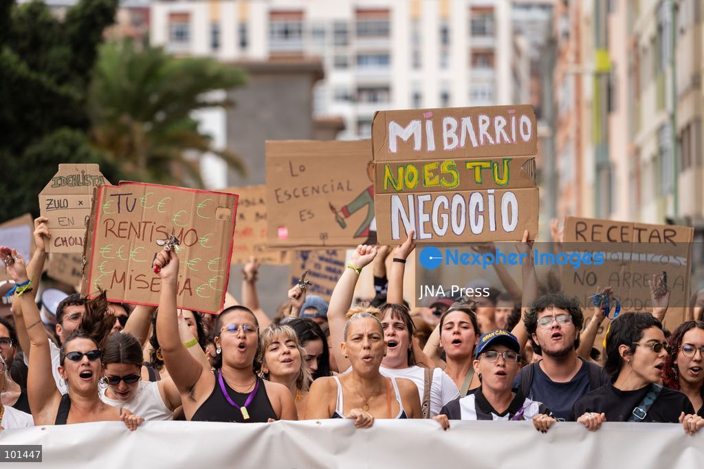 LAS PALMAS DE GRAN CANARIA, SPAIN – OCTOBER 3, 2026: Thousands of people marched through Las Palmas de Gran Canaria to demand measures addressing the housing crisis, following several days of protest and a camp in Plaza de la Feria. The demonstration set off from the square toward the regional government headquarters, with protesters calling for affordable housing, rent regulation and greater public housing provision. The mobilization took place a day after Spain’s Congress rejected two government decrees containing housing measures. Photo by Alex Basha / JNA Press. (Photo by Alex Basha/JNA Press via Nexpher Images)