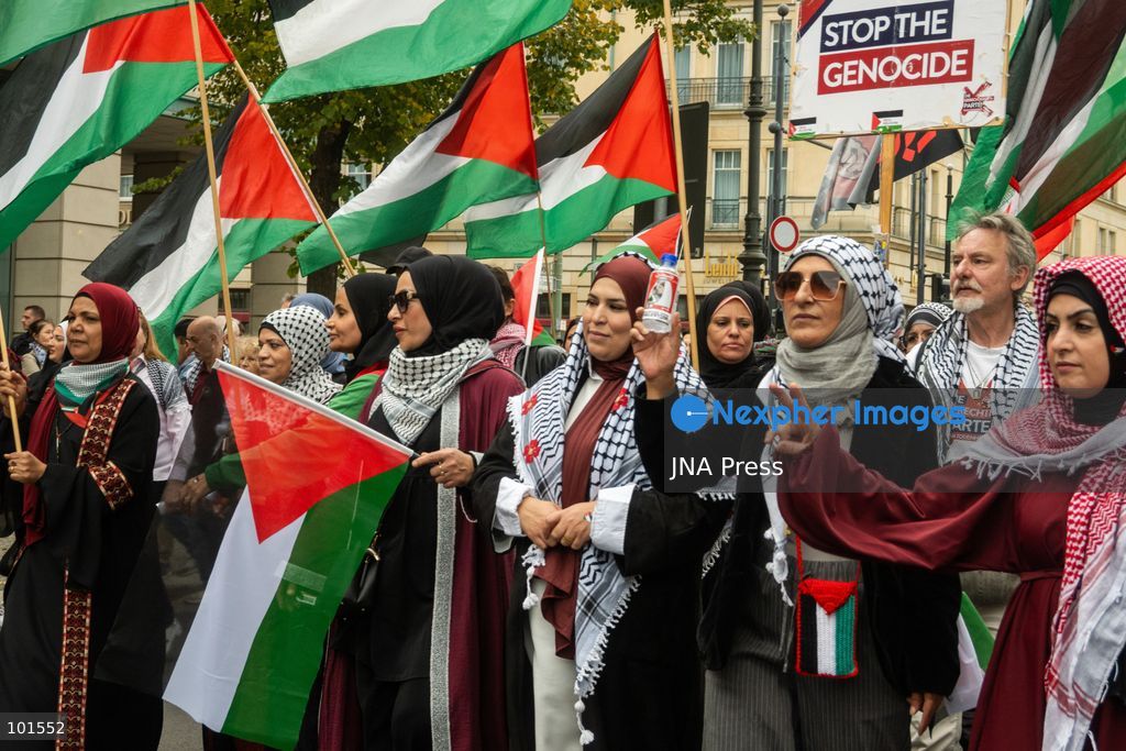 BERLIN, GERMANY – OCTOBER 3, 2026: Thousands of people took part in a peace demonstration in central Berlin on German Unity Day. A coalition of peace initiatives, trade unions, and political and civil-society groups organized the protest. The demonstrators focused on military rearmament, the possible reintroduction of conscription, and Germany’s military policy. The march began at the Brandenburg Gate and continued through the government district before concluding with a rally. The demonstration brought together participants expressing opposition to Germany’s current and proposed military policies on a national public holiday. Photo by Jess Flom / JNA Press. (Photo by jess flom/JNA Press via Nexpher Images)