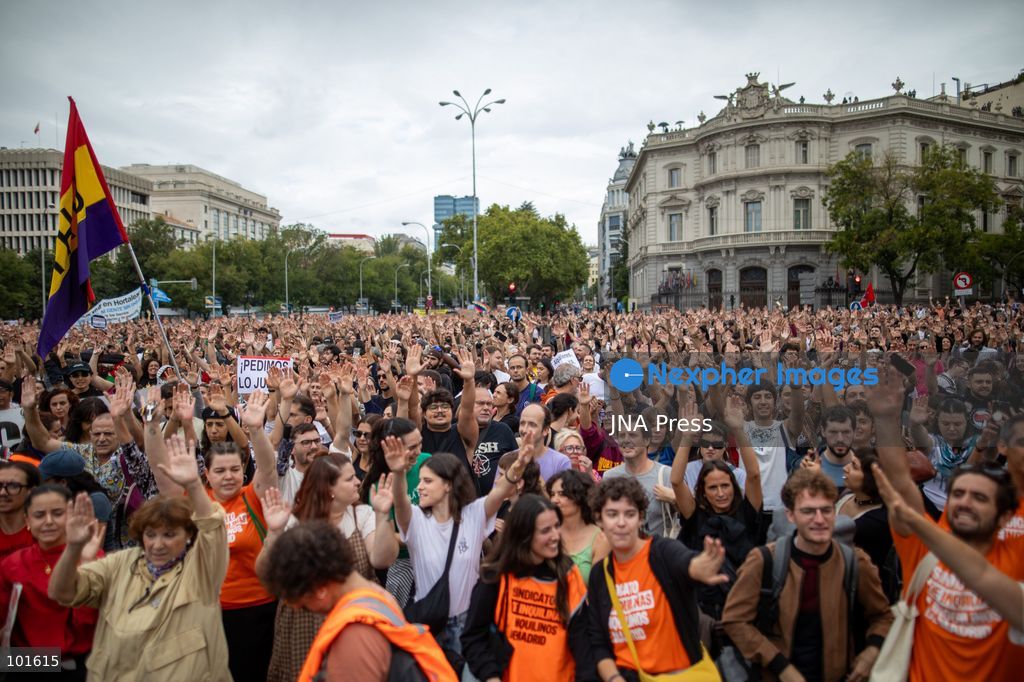 MADRID, SPAIN, OCTOBER 3, 2026: Tens of thousands of people march through Madrid during a major demonstration demanding lower rents, stronger protections against evictions and expanded access to affordable housing. Protesters converged on Plaza de Cibeles from four separate routes during the mobilization called by the Madrid Tenants' Union and other housing groups, a day after Spain's parliament rejected two government housing decrees. Demonstrators also called for a general strike over the country's housing crisis. Photo by C. Carvajal / JNA Press. (Photo by C. Carvajal/JNA Press via Nexpher Images)