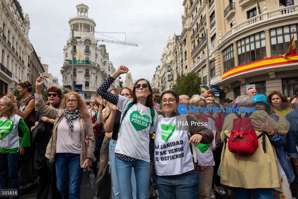 MADRID, SPAIN, OCTOBER 3, 2026: Tens of thousands of people march through Madrid during a major demonstration demanding lower rents, stronger protections against evictions and expanded access to affordable housing. Protesters converged on Plaza de Cibeles from four separate routes during the mobilization called by the Madrid Tenants' Union and other housing groups, a day after Spain's parliament rejected two government housing decrees. Demonstrators also called for a general strike over the country's housing crisis. Photo by C. Carvajal / JNA Press. (Photo by C. Carvajal/JNA Press via Nexpher Images)
