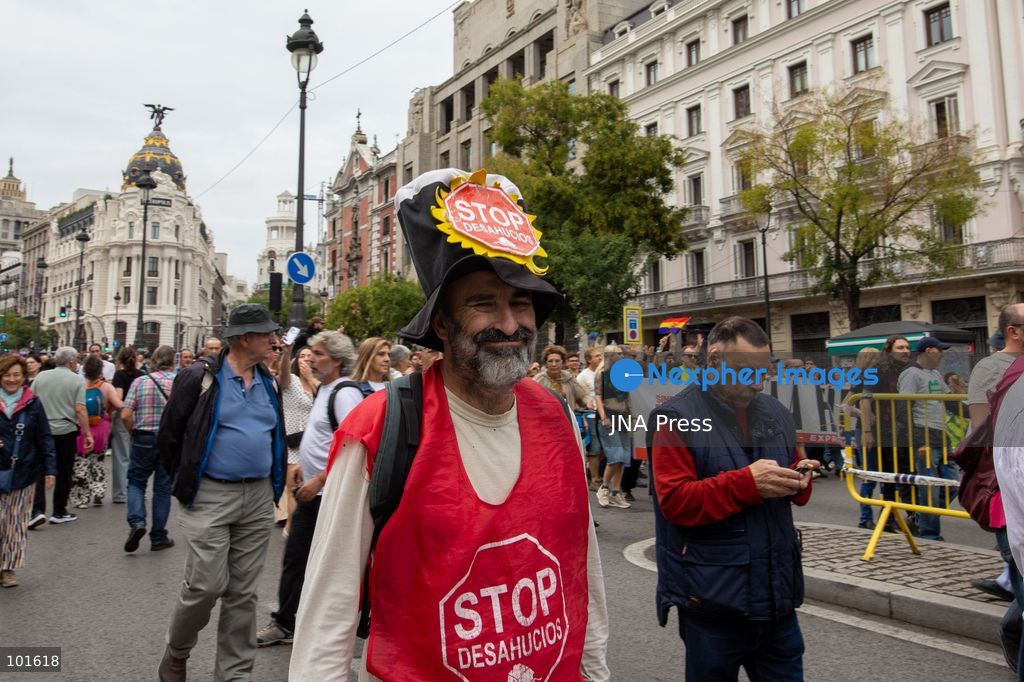 MADRID, SPAIN, OCTOBER 3, 2026: Tens of thousands of people march through Madrid during a major demonstration demanding lower rents, stronger protections against evictions and expanded access to affordable housing. Protesters converged on Plaza de Cibeles from four separate routes during the mobilization called by the Madrid Tenants' Union and other housing groups, a day after Spain's parliament rejected two government housing decrees. Demonstrators also called for a general strike over the country's housing crisis. Photo by C. Carvajal / JNA Press. (Photo by C. Carvajal/JNA Press via Nexpher Images)