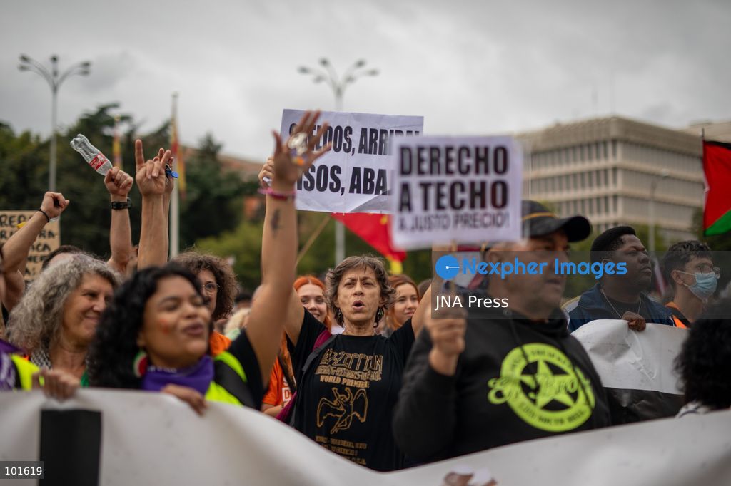 MADRID, SPAIN, OCTOBER 3, 2026: Tens of thousands of people march through Madrid during a major demonstration demanding lower rents, stronger protections against evictions and expanded access to affordable housing. Protesters converged on Plaza de Cibeles from four separate routes during the mobilization called by the Madrid Tenants' Union and other housing groups, a day after Spain's parliament rejected two government housing decrees. Demonstrators also called for a general strike over the country's housing crisis. Photo by C. Carvajal / JNA Press. (Photo by C. Carvajal/JNA Press via Nexpher Images)