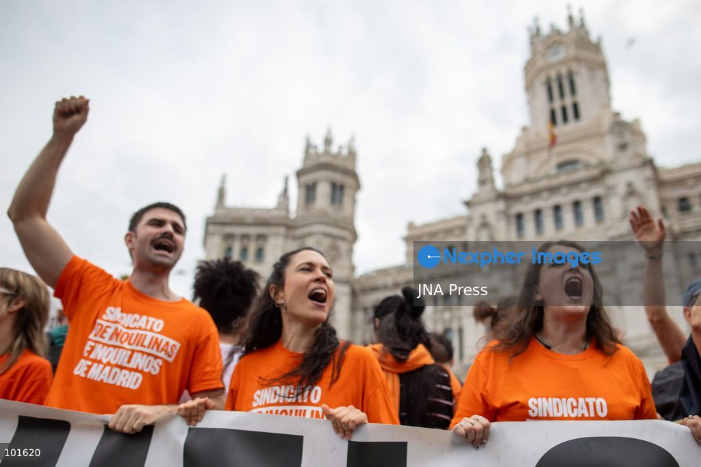 MADRID, SPAIN, OCTOBER 3, 2026: Tens of thousands of people march through Madrid during a major demonstration demanding lower rents, stronger protections against evictions and expanded access to affordable housing. Protesters converged on Plaza de Cibeles from four separate routes during the mobilization called by the Madrid Tenants' Union and other housing groups, a day after Spain's parliament rejected two government housing decrees. Demonstrators also called for a general strike over the country's housing crisis. Photo by C. Carvajal / JNA Press. (Photo by C. Carvajal/JNA Press via Nexpher Images)