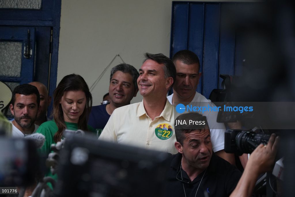 RIO DE JANEIRO, BRAZIL, OCTOBER 4, 2026: Brazilian presidential candidate Flavio Bolsonaro of the Liberal Party (PL) arrives at a polling station in Rio de Janeiro to cast his ballot during the first round of Brazil's presidential election. Bolsonaro greeted supporters and spoke to reporters before voting as polling got underway across the country. Photo: Mariana Greif / JNA PRESS (Photo by Mariana Greif/JNA Press via Nexpher Images)