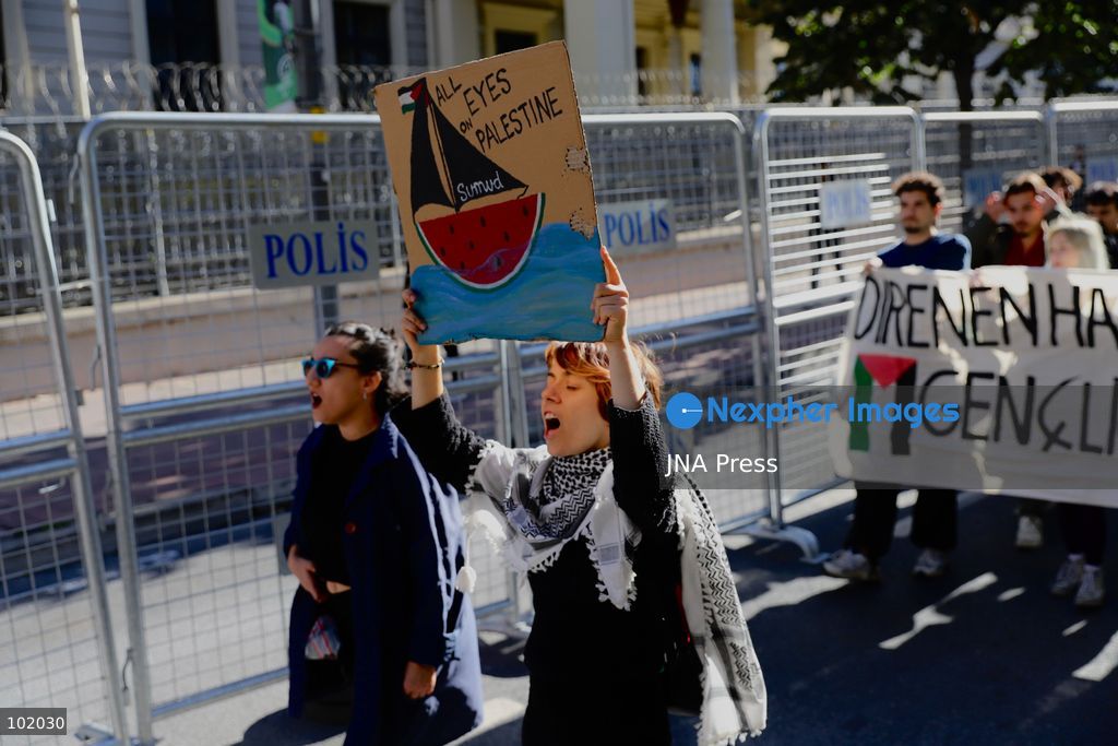 ISTANBUL, TURKIYE, OCTOBER 4, 2026: Demonstrators from left-wing and socialist organizations march from Taksim toward Dolmabahce in Istanbul in solidarity with Palestinians. Participants carried Palestinian flags and chanted slogans while protesting Israel’s military operations in Gaza and calling attention to the humanitarian situation facing Palestinians. Photo by Dilara Acikgoz / JNA Press. (Photo by Dilara Acikgoz/JNA Press via Nexpher Images)