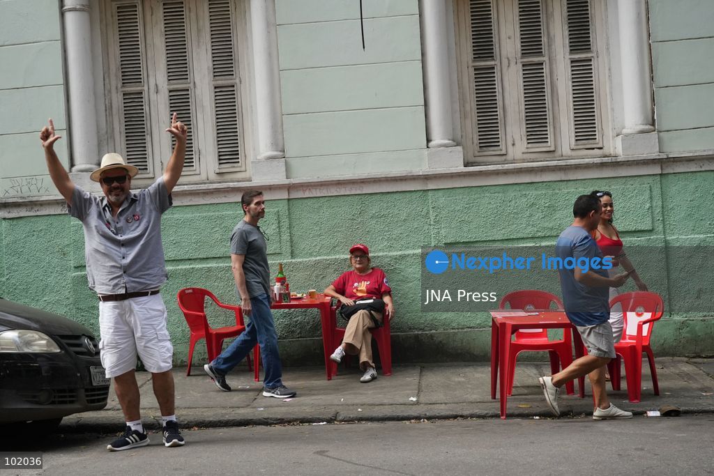 RIO DE JANEIRO, BRAZIL, OCTOBER 4, 2026: Brazilian voters cast their ballots at polling stations across Rio de Janeiro during the first round of the country's general election. Voters headed to the polls to elect the president, state governors, senators and federal and state lawmakers, with polling taking place across Brazil from 8 a.m. to 5 p.m. Brasilia time. Photo by Mariana Greif / JNA Press. (Photo by Mariana Greif/JNA Press via Nexpher Images)