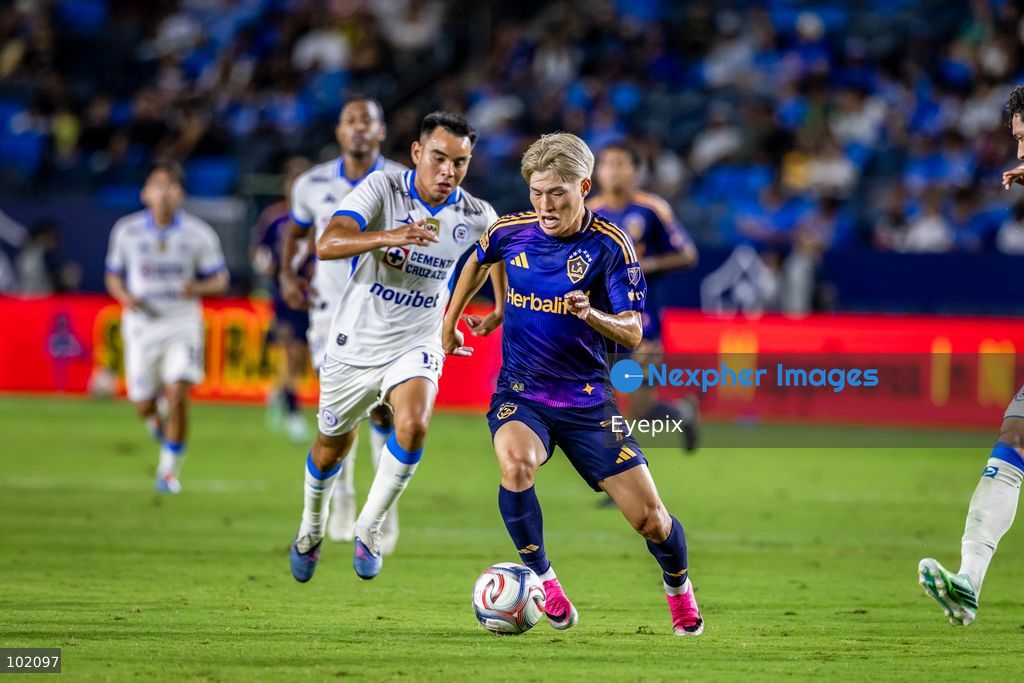 Kyōgo Furuhashi #7 of Los Angeles Galaxy runs with the ball during the friendly football match between Los Angeles Galaxy and Cruz Azul at Dignity Health Sport Park. on October 4, 2026 in Carson, California. (Photo by Arturo Cordero/ Eyepix Group) (Photo by Arturo Cordero/ Eyepix Group/Eyepix via Nexpher Images)