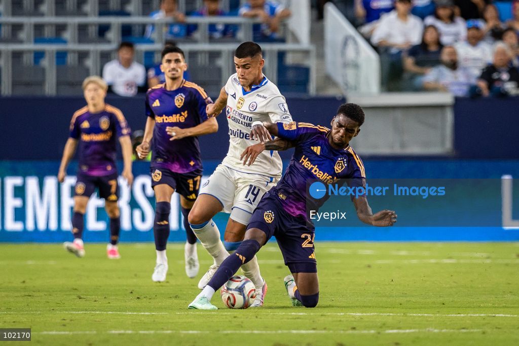 Emiro Garcés #25 of Los Angeles Galaxy and Jose Calero #14 of Cruz Azul battle for the ball during the friendly football match  between Los Angeles Galaxy and Cruz Azul at Dignity Health Sport Park. on October 4, 2026 in Carson, California. (Photo by Arturo Cordero/ Eyepix Group) (Photo by Arturo Cordero/ Eyepix Group/Eyepix via Nexpher Images)