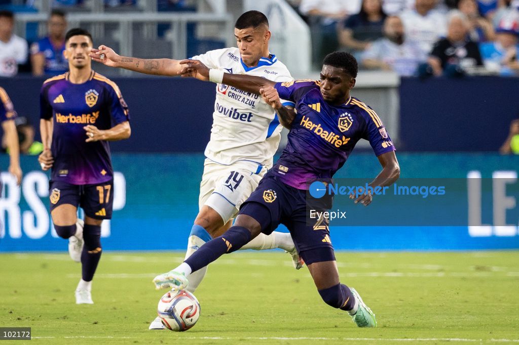 Emiro Garcés #25 of Los Angeles Galaxy and Jose Calero #14 of Cruz Azul battle for the ball during the friendly football match between Los Angeles Galaxy and Cruz Azul at Dignity Health Sport Park. on October 4, 2026 in Carson, California. (Photo by Arturo Cordero/ Eyepix Group) (Photo by Arturo Cordero/ Eyepix Group/Eyepix via Nexpher Images)