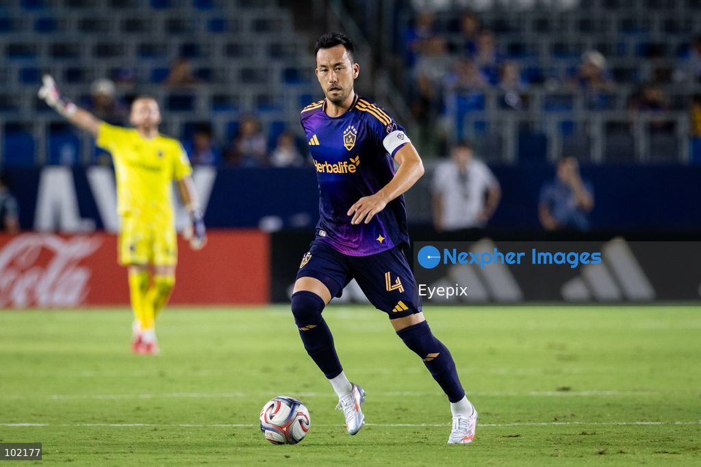 Maya Yoshidao #4 of Los Angeles Galaxy runs with the ball during the friendly football match  between Los Angeles Galaxy and Cruz Azul at Dignity Health Sport Park. on October 4, 2026 in Carson, California. (Photo by Arturo Cordero/ Eyepix Group) (Photo by Arturo Cordero/ Eyepix Group/Eyepix via Nexpher Images)