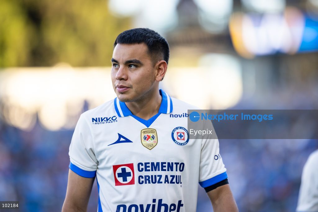 Carlos Rodriguez #19 of Cruz Azul looks on during the friendly football match  between Los Angeles Galaxy and Cruz Azul at Dignity Health Sport Park. on October 4, 2026 in Carson, California. (Photo by Arturo Cordero/ Eyepix Group) (Photo by Arturo Cordero/ Eyepix Group/Eyepix via Nexpher Images)
