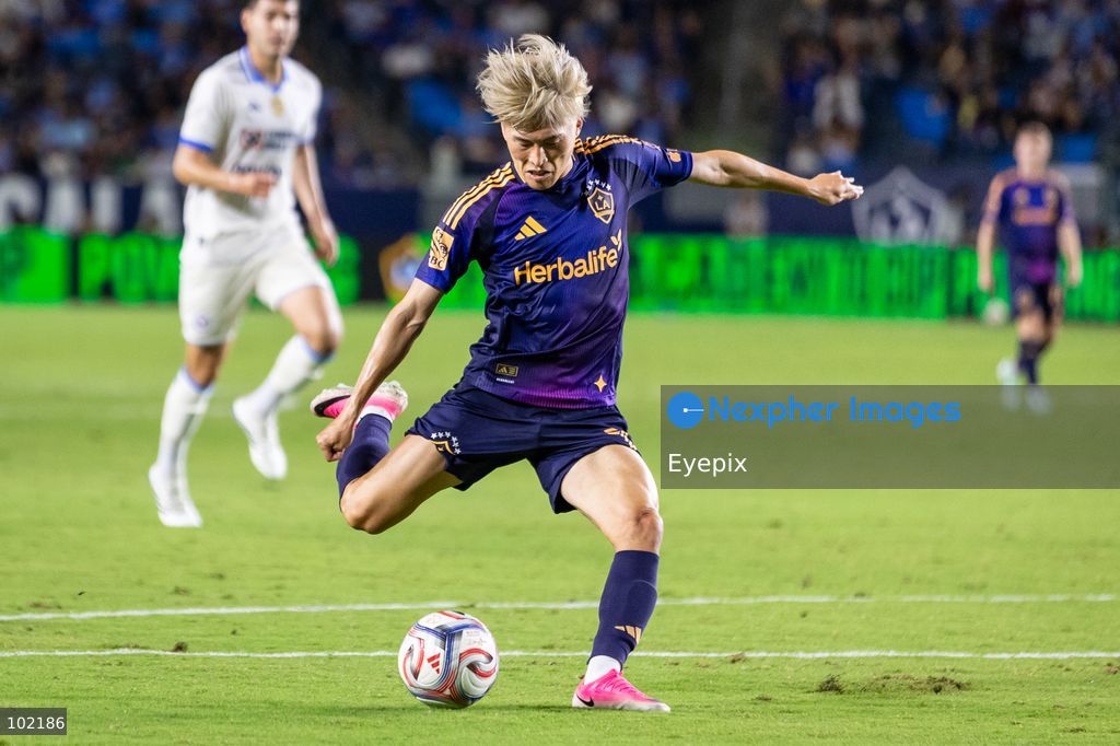 Kyōgo Furuhashi #7 of Los Angeles Galaxy shoots the ball during the friendly football match  between Los Angeles Galaxy and Cruz Azul at Dignity Health Sport Park. on October 4, 2026 in Carson, California. (Photo by Arturo Cordero/ Eyepix Group) (Photo by Arturo Cordero/ Eyepix Group/Eyepix via Nexpher Images)