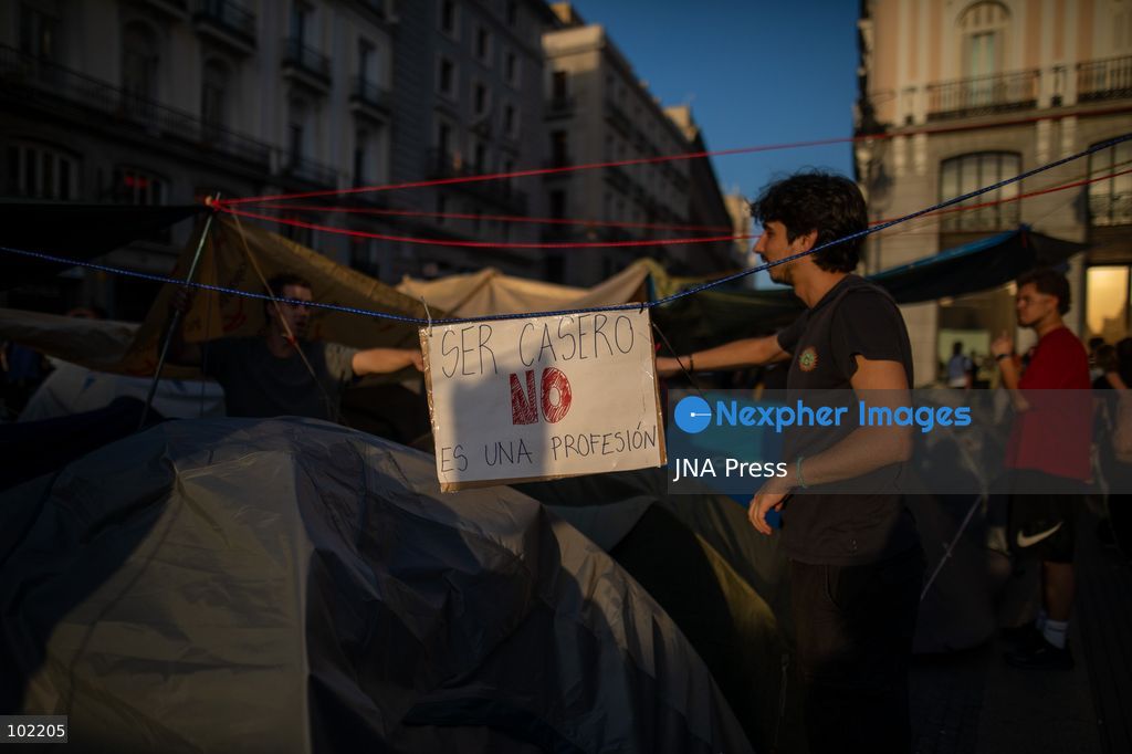 MADRID, SPAIN, OCTOBER 5, 2026: Hundreds of tents remain at Puerta del Sol as housing rights activists continue their protest encampment for a tenth day. The occupation of the central Madrid square began following demonstrations over Spain's housing crisis and the eviction of Maricarmen Abascal, a woman in her eighties whose case became a focal point for protests demanding stronger protections against evictions and greater access to affordable housing. Photo by C. Carvajal / JNA Press. (Photo by C. Carvajal/JNA Press via Nexpher Images)