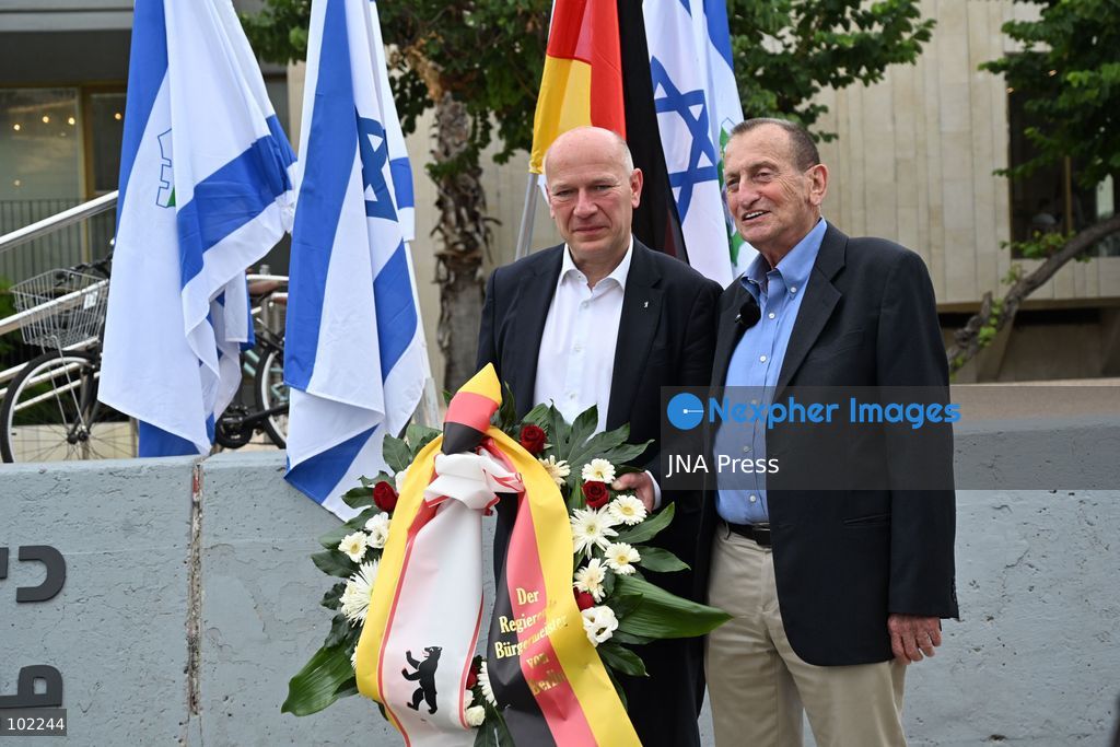 TEL AVIV, ISRAEL, OCTOBER 6, 2026: Tel Aviv-Yafo Mayor Ron Huldai, Berlin Governing Mayor Kai Wegner and German Ambassador to Israel Alexander Graf Lambsdorff lay a memorial wreath at Hostages Square in Tel Aviv ahead of the third anniversary of the October 7, 2023 attacks. Wegner is visiting Israel from October 6 to 8 for meetings and commemorative events aimed at strengthening ties between Berlin and Tel Aviv. Photo by Paulina Patimer / JNA Press. (Photo by Paulina Patimer/JNA Press via Nexpher Images)